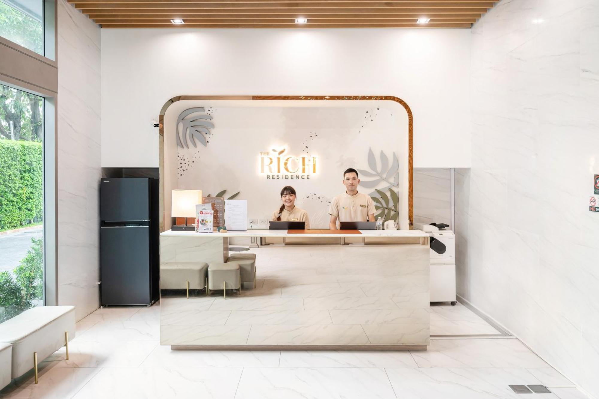 The Rich Residence Sukhumvit Nana バンコク都 エクステリア 写真